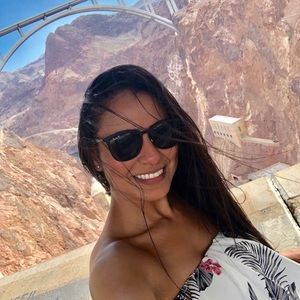 Meet your Posher, Daniela